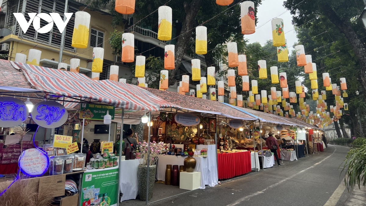 Traditional customs re-launched in Hanoi ahead of Tet